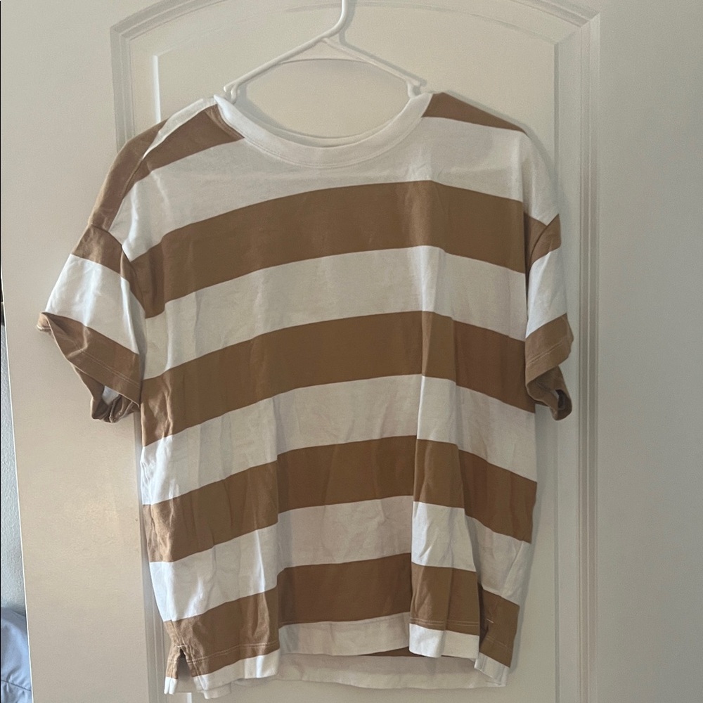 Old Navy Tan and White Tee